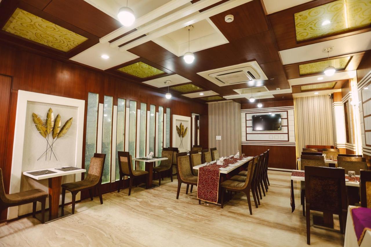 The Land Mark Varanasi Exterior foto