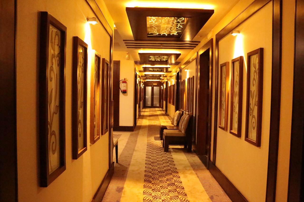 The Land Mark Varanasi Exterior foto